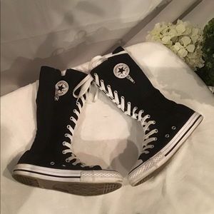 Black youth chuck taylor converse
